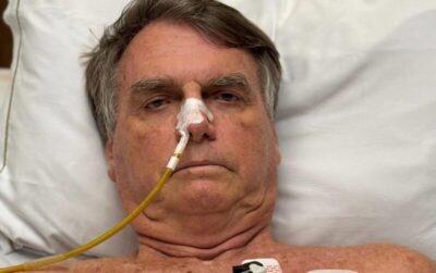 Médico diz que pneumonia de Jair Bolsonaro é grave e exige atenção