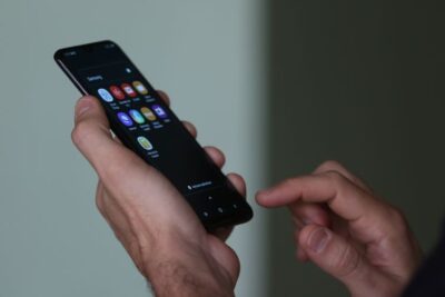 Acesso à internet cresce entre classes sociais, mas ainda é desigual