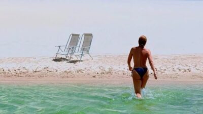 Angélica arrasa de topless no Maranhão