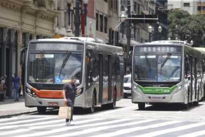 Após paralisação, ônibus circulam normalmente em SP nesta quarta (10)