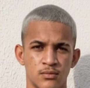 Criminosos invadem casa e matam jovem em Imperatriz; irmão teria sido sequestrado por engano antes do crime