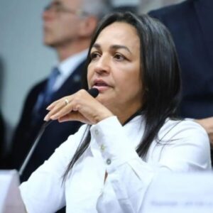 Governo Lula precisa melhorar comunicação com evangélicos, diz Eliziane Gama