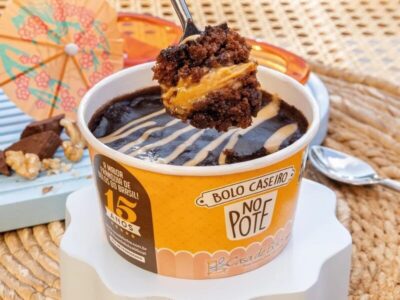 Bolos gelados no pote ganham destaque com altas temperaturas e se tornam alternativa saborosa para aproveitar o calor