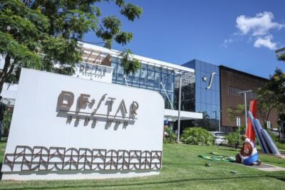 Bolsonaro recebe alta hospitalar e volta a cumprir pena na PF