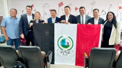 Gestão de Dr. Benjamim firma parceria com a China para implantação de fábrica de máquinas agrícolas em Açailândia