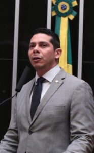 Na Câmara, Paulo Marinho Jr. exalta força das mulheres maranhenses e denuncia violência em Caxias