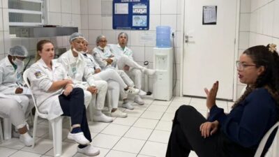 Governo promove roda de conversa e reforça combate à violência contra a mulher no Sorrir Praia Grande