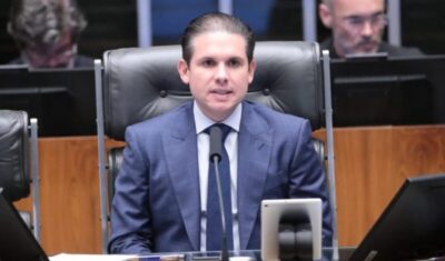 Câmara aprova regime de urgência para dez projetos de lei