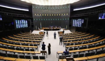 Câmara aprova regime de urgência para três projetos de lei; acompanhe