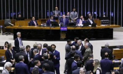 Câmara aprova texto-base do projeto de lei antifacção