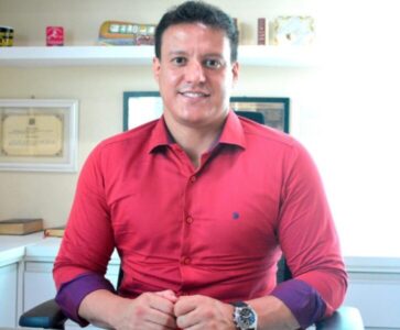 Camarão enfrenta dificuldades enquanto o PT faz jogo sobre candidatura ao Governo