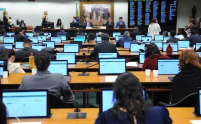 CCJ da Câmara se posiciona a favor de cassação de Carla Zambelli