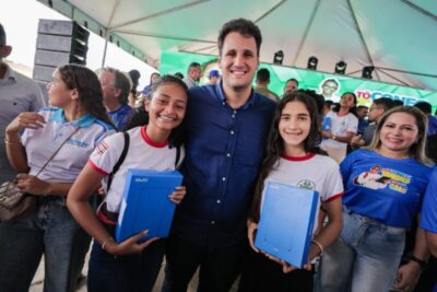 Em Zé Doca, Orleans Brandão ressalta avanços na educação do Maranhão com investimentos em tecnologia de ensino