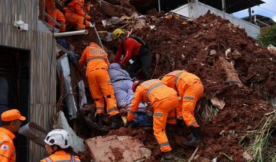Chuva mata 55 pessoas e mobiliza oito frentes de resgate em Minas