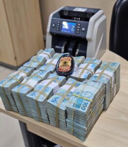 PF apreende R$ 1 milhão em espécie ligado a empresa com contratos públicos em São Luís