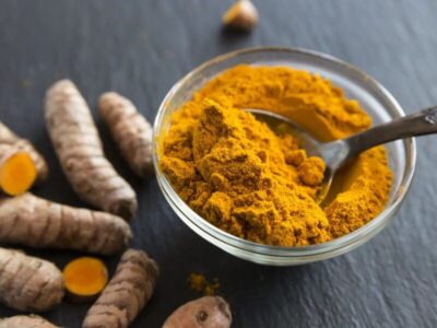 Anvisa alerta para riscos de medicamentos e suplementos com cúrcuma