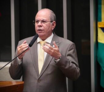Desvios do Fundeb de Vargem Grande é denunciado na tribuna da Câmara pelo deputado Hildo Rocha