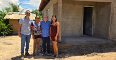Deputado Hildo Rocha vistoria construção de moradia em São José de Ribamar