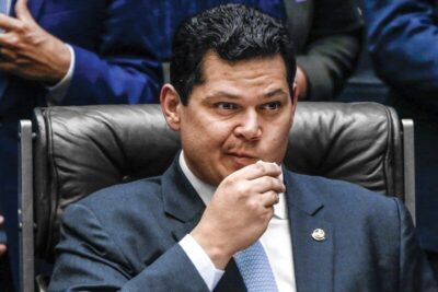 Queria esconder!!! Mendonça manda Alcolumbre enviar sigilos de Vorcaro à CPMI do INSS