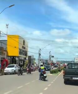 Centro Comercial de Estreito Maranhão volta a ter movimento após inauguração da nova ponte JK