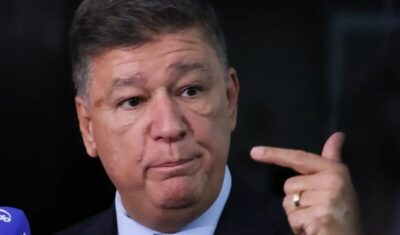 Dino dá 5 dias para senador explicar repasse de emendas à Lagoinha