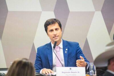 Vice da CPMI do INSS, Duarte Jr, expõe suposto número de Moraes