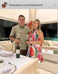 Vinho de luxo na ceia de Natal: prefeito de Santa Helena ostenta rótulo de mais de R$ 2 mil