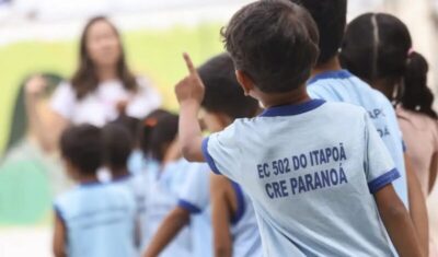 Ensino fundamental atinge 99,5% de frequência; atraso escolar cai