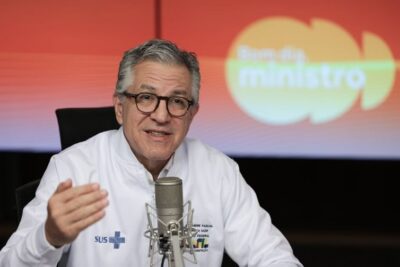 “Estamos vencendo essa batalha”, diz Padilha sobre vacinação