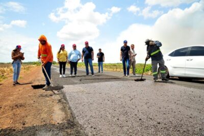 Deputados estaduais vistoriam obra de requalificação da MA-014