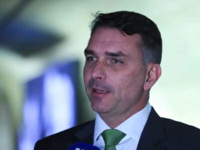 Flávio Bolsonaro relata preocupação do pai com anistia e ataca Paulinho da Força