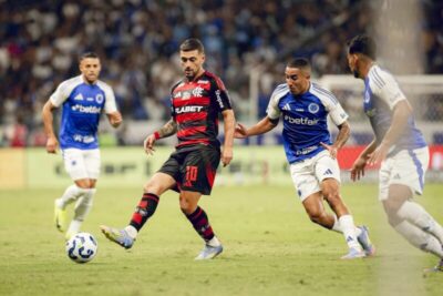 Flamengo recebe o Cruzeiro pelo Brasileirão