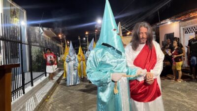 Comunidade do Santa Cruz realiza 6ª edição da Procissão do Fogaréu nesta terça-feira (31)