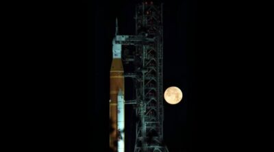 Artemis 2: NASA remove foguete SLS da plataforma para reparos após problemas