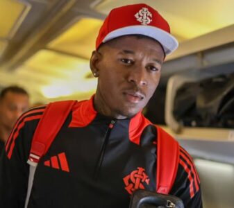 Flamengo volta à carga por Vitão, mas zagueiro mantém desejo de retornar à Europa