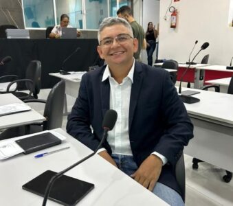 Vereador Hermínio da Farmácia protocola projeto que reconhece utilidade pública da APAC em Codó