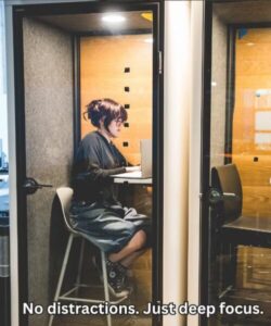 Escola com inteligência artificial substitui professores e cobra US$ 40 mil por ano nos EUA