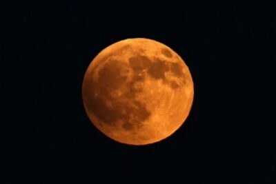 Eclipse lunar total é esperado nesta terça; saiba onde será visível