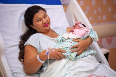 Maria Júlia é a primeira bebê a nascer em 2026 na rede estadual de saúde