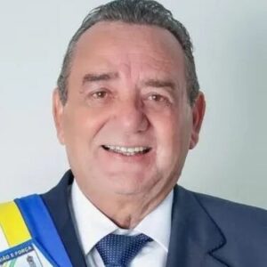 Justiça suspende direitos políticos de prefeito de Caturapera