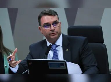 Flávio Bolsonaro vê Braide e Roberto Rocha como candidatos ao governo; Detinha para o Senado