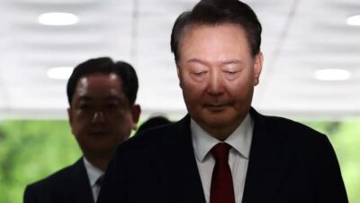Ex-presidente sul-coreano é condenado à prisão perpétua por tentativa de golpe