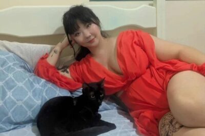 “Me senti violada”: cantora denuncia imagens nuas criadas por IA