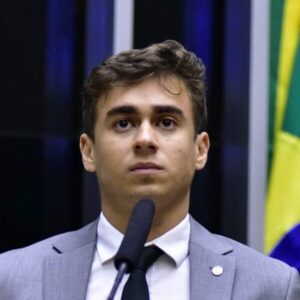 Nikolas Ferreira confirma voo em aeronave de Daniel Vorcaro durante eleição de 2022