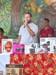 Dr. Filipe Gonçalo realiza Ação Natalina para mais de mil famílias em Paço do Lumiar e reafirma compromisso com a população Luminense