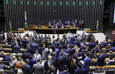 Câmara pode ter 14 novos deputados e custo extra de R$ 39 milhões por ano
