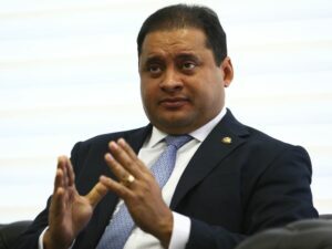 Weverton Rocha reafirma apoio a Orleans Brandão em encontro com a imprensa em São Luís