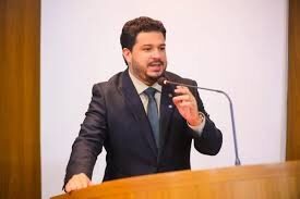 Dr Joel propõe que preenchimento da Caderneta da Criança seja obrigatório em São Luís