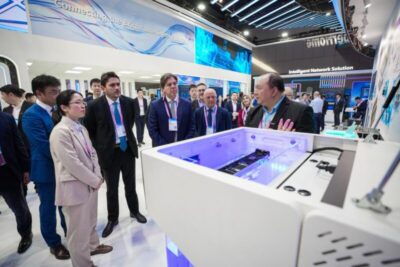 Juscelino Filho participa do maior evento internacional de telecomunicações, em Barcelona