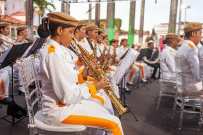 Banda do Bom Menino das Mercês realiza aula inaugural e recebe 480 novos alunos